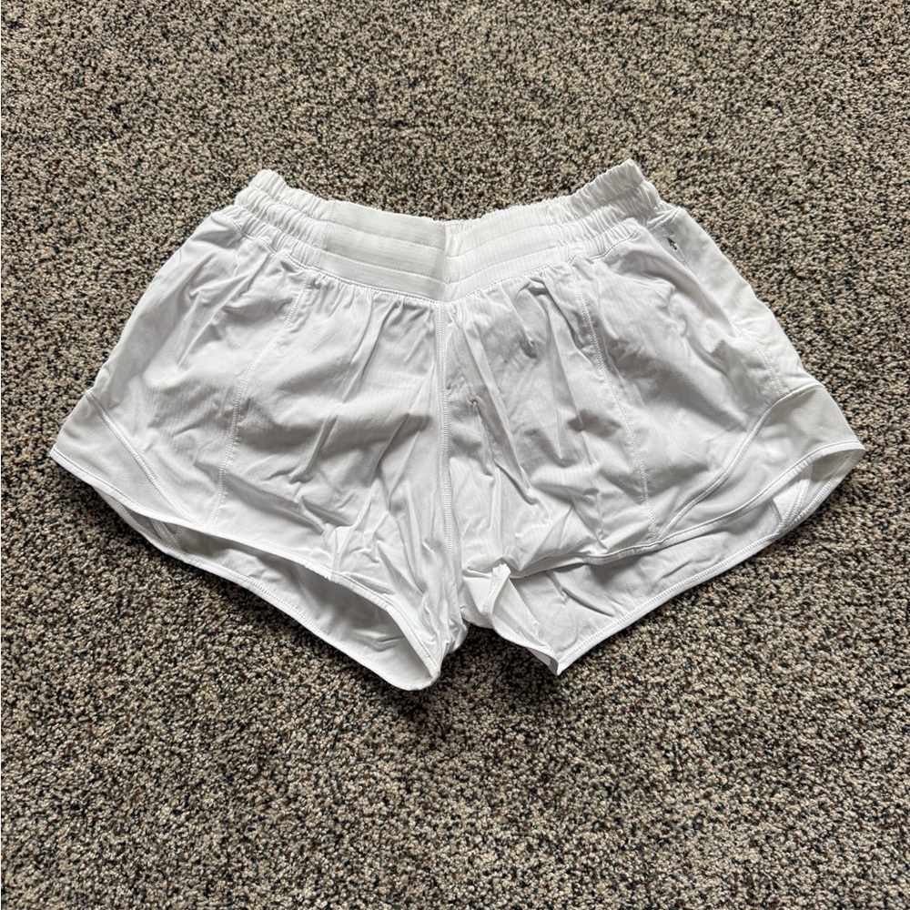 Lululemon Hotty Hot Shorts 2.5